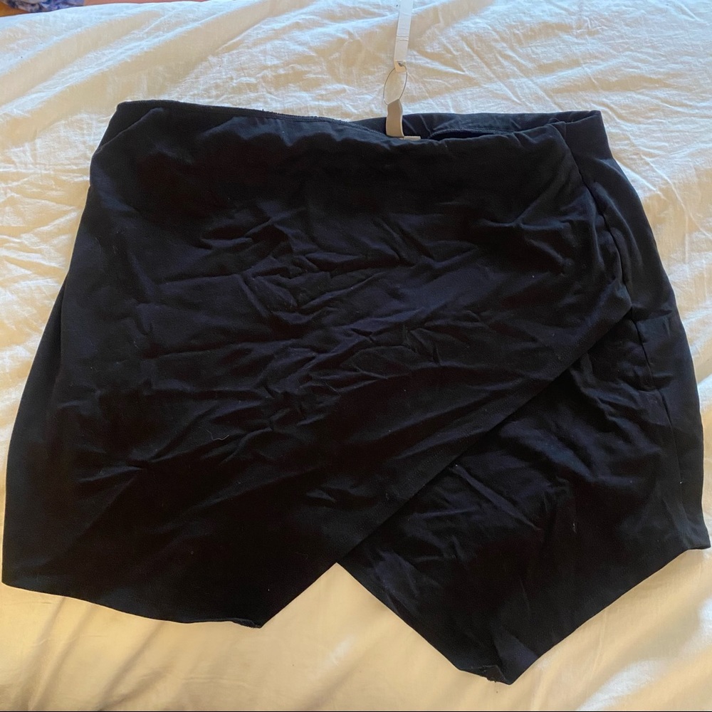 Triangle black Asos skirt NWT